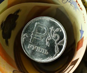 Рубль может упасть от действий банка России Рубль может упасть от действий банка России