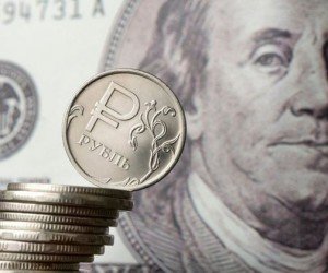 Рубль обороняется с оглядкой на Украину Рубль обороняется с оглядкой на Украину