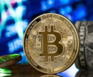 Биткоин с треском рухнул, на рынках паника и распродажи
