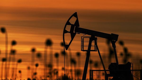 Курс нефти продолжает снижаться и уже достиг отметки 105$
