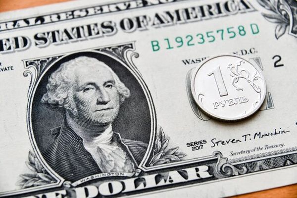 Новые санкции могут обвалить рубль до новых антирекордов 