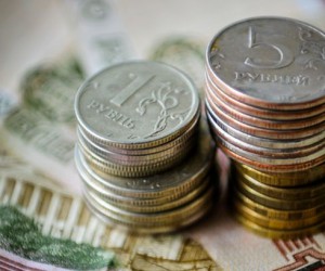 Рубль терпеливо ждет вердикта