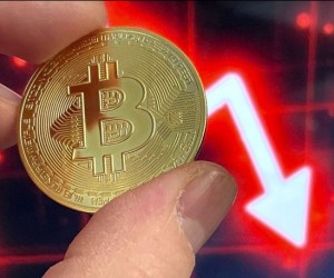 Биткоин с треском потерял 25% стоимости, паника на рынке усилилась