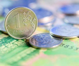 Рубль выигрывает от слабого доллара Рубль выигрывает от слабого доллара