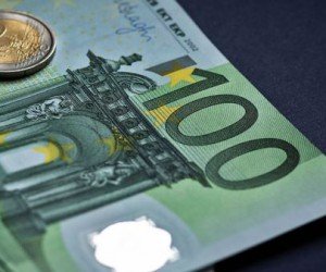 Курс евро к доллару растет третий день подряд Курс евро к доллару растет третий день подряд