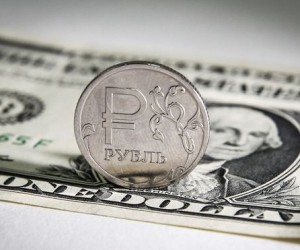 Рубль пока не заметил дефолта