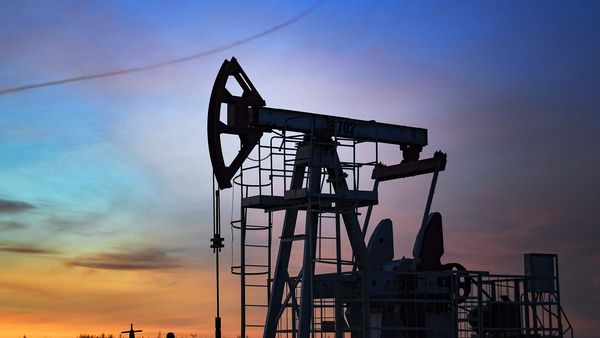 Курс нефти рухнул на 10% у инвесторов сдают нервы Курс нефти рухнул на 10% у инвесторов сдают нервы