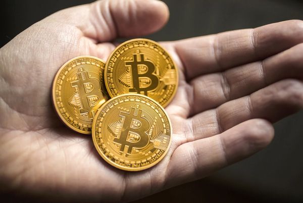 Курс биткоина остановится вблизи уровня $17 000 за монету Курс биткоина остановится вблизи уровня $17 000 за монету