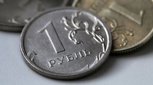 Курс рубля пытается восстановиться после обвала
