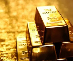 Курс золота установил в четверг пятинедельный рекорд роста