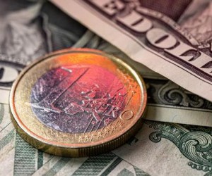 Стремительное и повсеместное ралли доллара отправило евро под $1 Стремительное и повсеместное ралли доллара отправило евро под $1