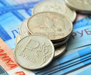 Рубль старается не сорваться вниз Рубль старается не сорваться вниз