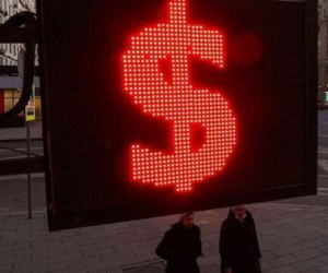 В России все туже затягивают удавку на операции с валютой
