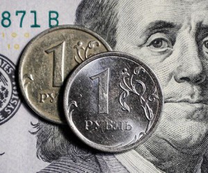 Курс рубля вырос почти на 0.8% несмотря на обвал рынка нефти