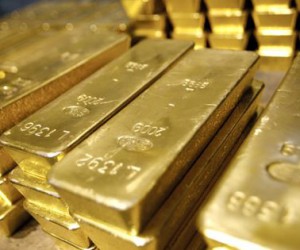 Курс золота и серебра укрепляет позиции на фоне слабого доллара