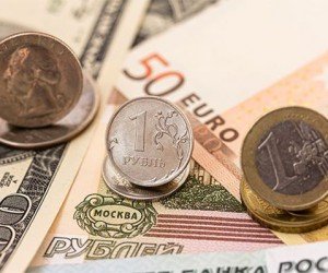 Рубль просел на 0.5% Рубль просел на 0.5%