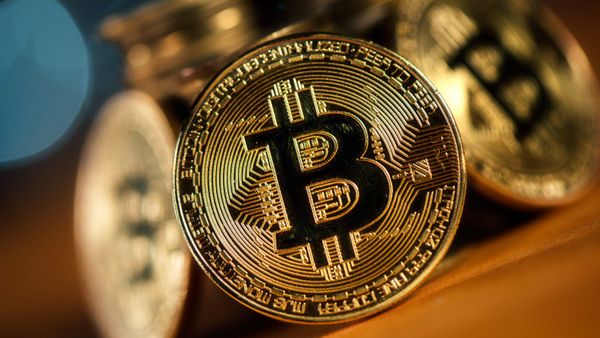 Биткоин скорее вниз чем вверх Биткоин скорее вниз чем вверх