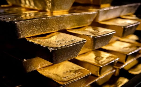 Курс золота продолжает падение четвертую сессию подряд