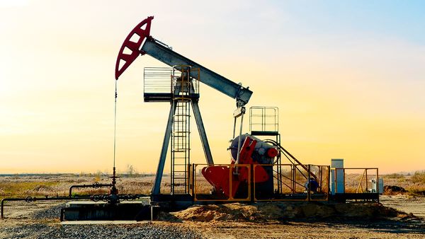 Курс нефти теряет с начала дня 1.73% рискуя упасть еще ниже Курс нефти теряет с начала дня 1.73% рискуя упасть еще ниже