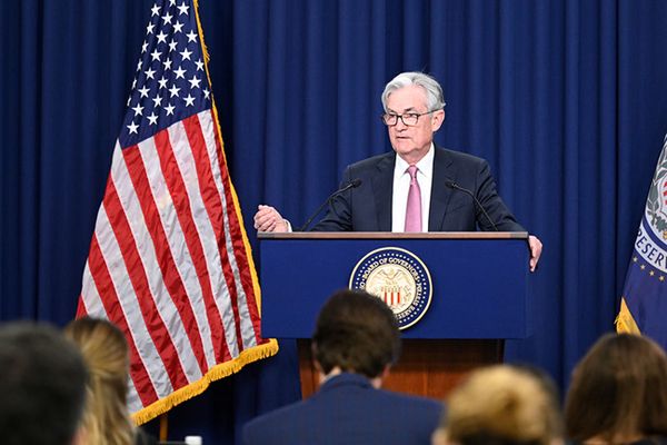 Замедление инфляции и экономики США толкают ФРС к пересмотру планов