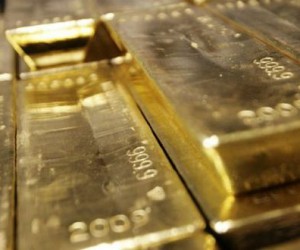 Курс золота завершает неделю падением из-за роста спроса на доллар Курс золота завершает неделю падением из-за роста спроса на доллар