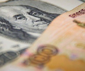 Рубль упорно игнорирует медвежьи факторы  