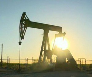 Курс нефти за неделю рухнул почти на 5% и не собирается останавливаться Курс нефти за неделю рухнул почти на 5% и не собирается останавливаться