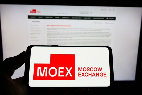 Российские акции с треском провалились накануне Российские акции с треском провалились накануне
