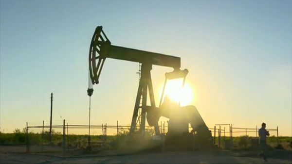 Курс нефти за неделю рухнул почти на 5% и не собирается останавливаться Курс нефти за неделю рухнул почти на 5% и не собирается останавливаться