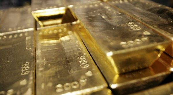 Курс золота завершает неделю падением из-за роста спроса на доллар