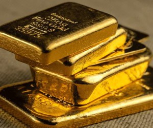 Курс золота под давлением будущих решений ФРС