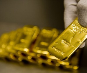 Курс золота продолжает падение на фоне роста оптимизма на рынках