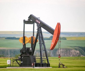 Курс нефти укрепился в конце недели отыгрывая потери в районе $93 Курс нефти укрепился в конце недели отыгрывая потери в районе $93