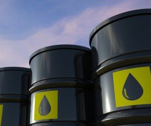 Курс нефти в понедельник снизился опасаясь рецессии Курс нефти в понедельник снизился опасаясь рецессии