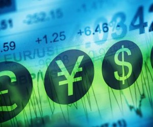 FOREX: Доллар стойко держит удар, курс евро сдает позиции FOREX: Доллар стойко держит удар, курс евро сдает позиции