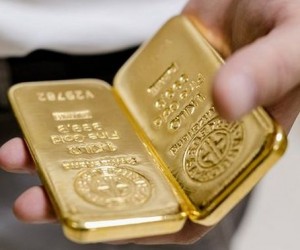 Курс золота продолжает сползать вниз после решения по ставке РБНЗ Курс золота продолжает сползать вниз после решения по ставке РБНЗ
