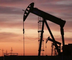 Нефть покатилась еще ниже опасаясь падения спроса в Китае Нефть покатилась еще ниже опасаясь падения спроса в Китае
