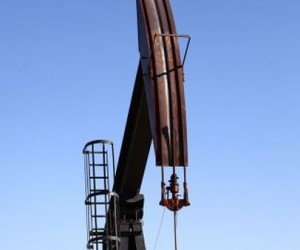 Курс нефти третий день растет, сокращение запасов в США увеличило покупки Курс нефти третий день растет, сокращение запасов в США увеличило покупки