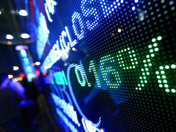 Российский фондовый рынок: Сбербанк вытянул индексы более чем на 3%