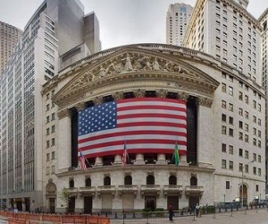 Фондовый рынок США обвалился после сильной статистики по рынку труда Фондовый рынок США обвалился после сильной статистики по рынку труда