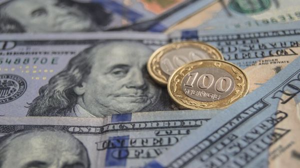 Курс доллара против тенге слабее чем ожидали аналитики