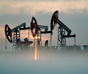 Курс нефти карабкается вверх несмотря на праздничное затишье Курс нефти карабкается вверх несмотря на праздничное затишье