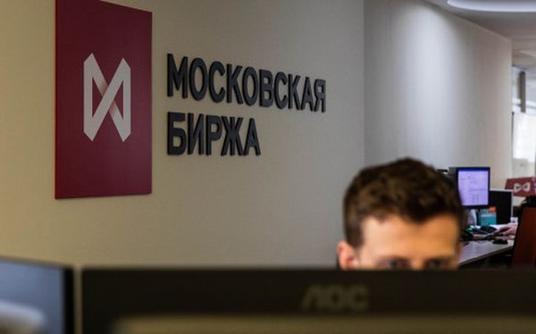 Российский фондовый рынок обрушила геополитика