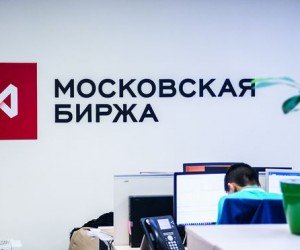 Российский фондовый рынок начал неделю снова в минусе
