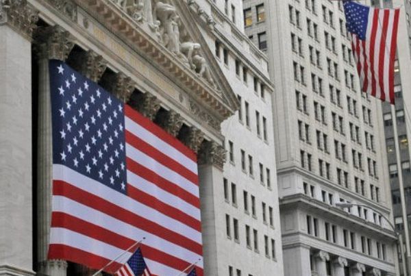 Фондовый рынок США начал неделю сильным ростом