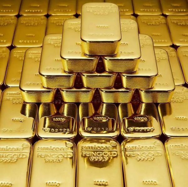ЗОЛОТО: Курс уверенно растет к отметке 1950 долларов