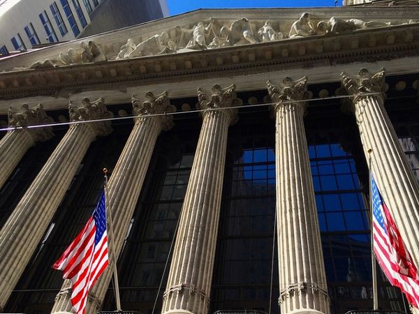 Фондовый рынок США начнет неделю оптимистично ожидая корпоративных отчетов