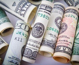 Курс евро в преддверие выходных остается в фазе консолидации 