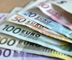 Курс евро не в состоянии возобновить рост в условиях неопределенности Курс евро не в состоянии возобновить рост в условиях неопределенности