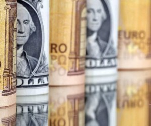 Курс евро подавлен перед согласованием нового порога госдолга в США Курс евро подавлен перед согласованием нового порога госдолга в США